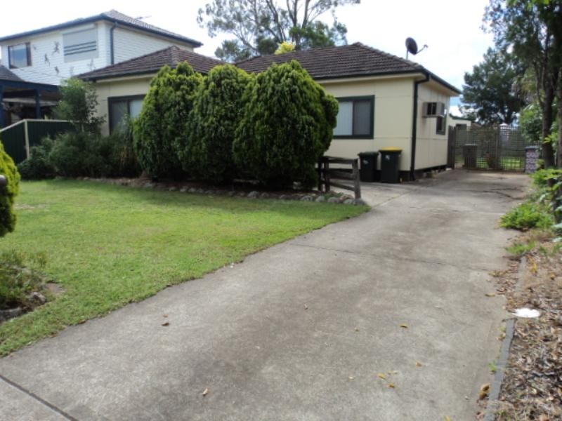 1 Macquarie Avenue, Campbelltown NSW 2560