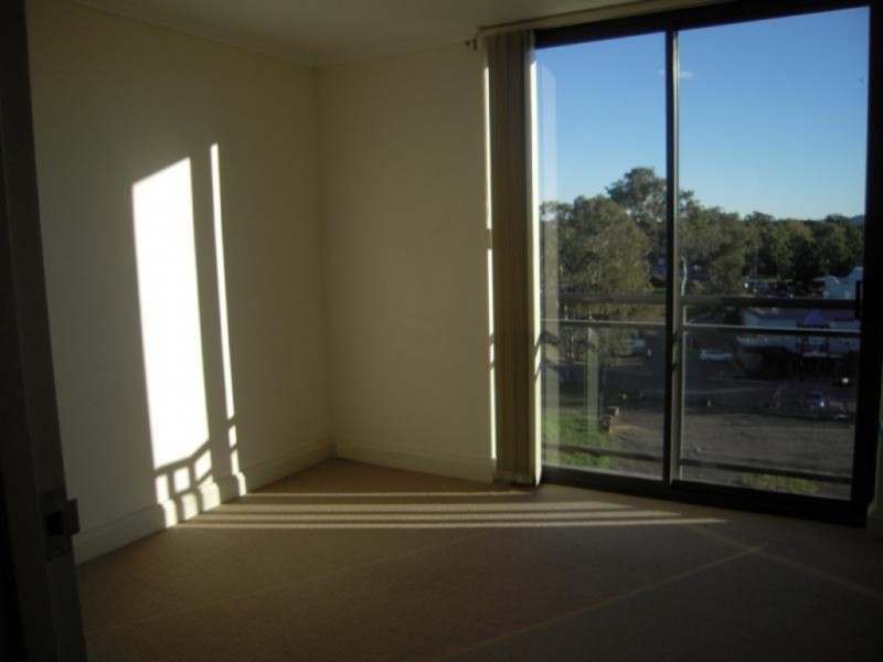 33F/541 Pembroke Road, Leumeah NSW 2560