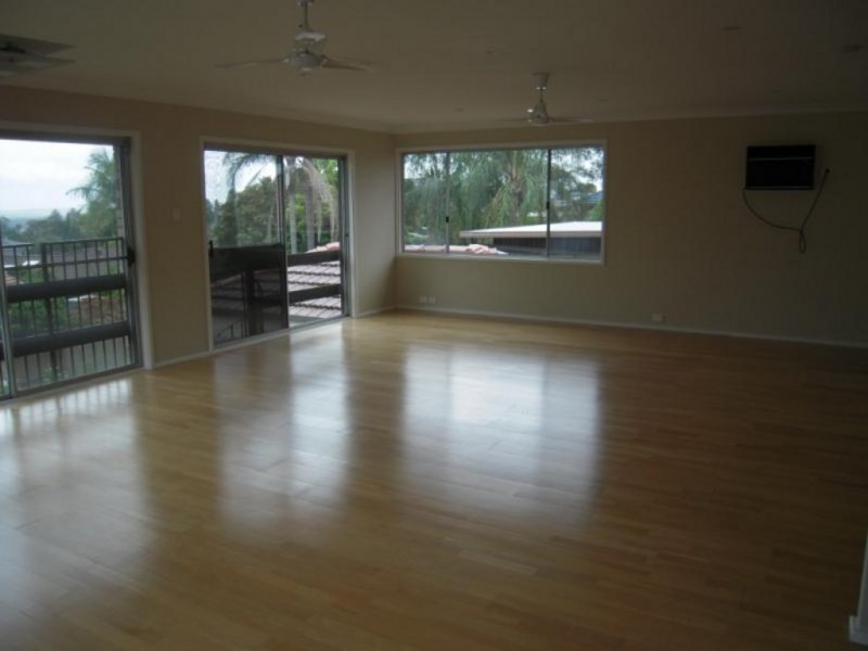 98 Hoddle Avenue, Campbelltown NSW 2560