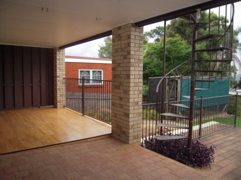 98 Hoddle Avenue, Campbelltown NSW 2560