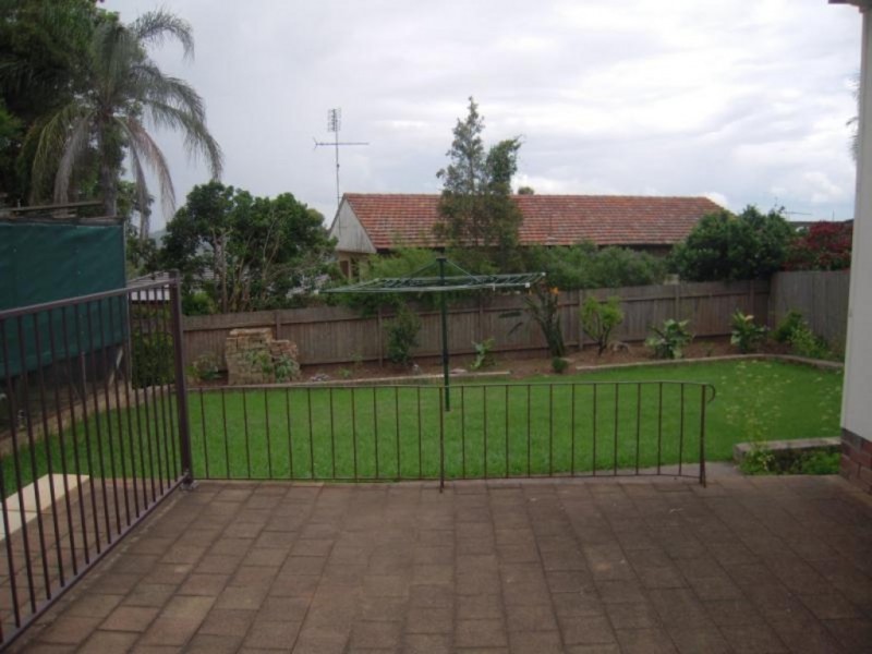 98 Hoddle Avenue, Campbelltown NSW 2560