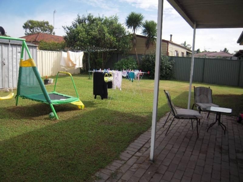 6 Falkland Place, St Andrews NSW 2566