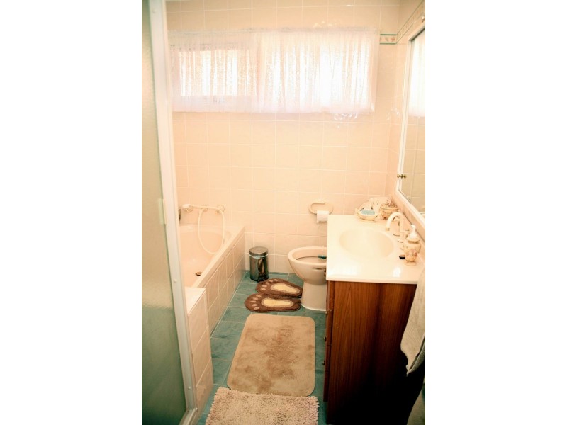 14 Jarndyce Avenue, Ambarvale NSW 2560