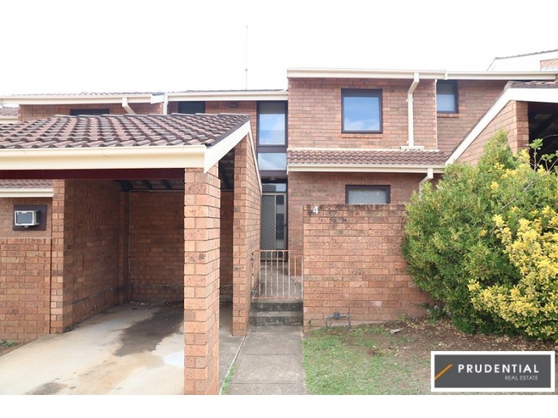 4/56 Woodhouse Drive, Ambarvale NSW 2560
