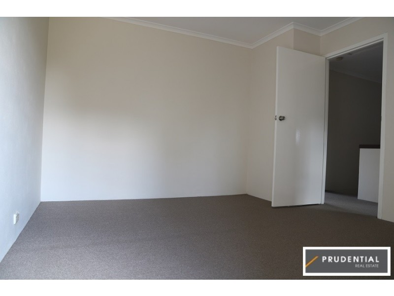 4/56 Woodhouse Drive, Ambarvale NSW 2560