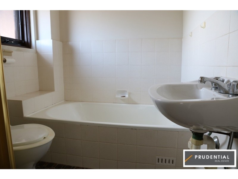 4/56 Woodhouse Drive, Ambarvale NSW 2560