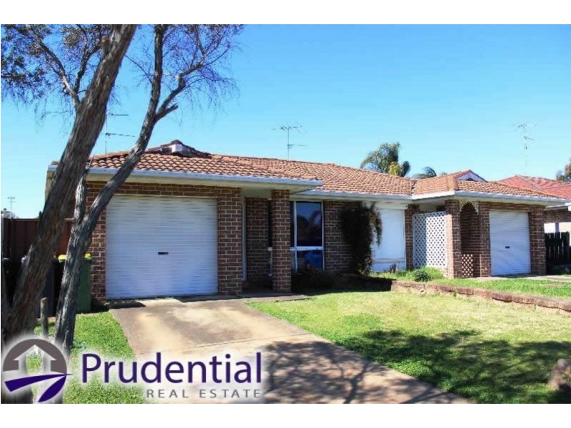 32a Bernardo Crescent, Rosemeadow NSW 2560