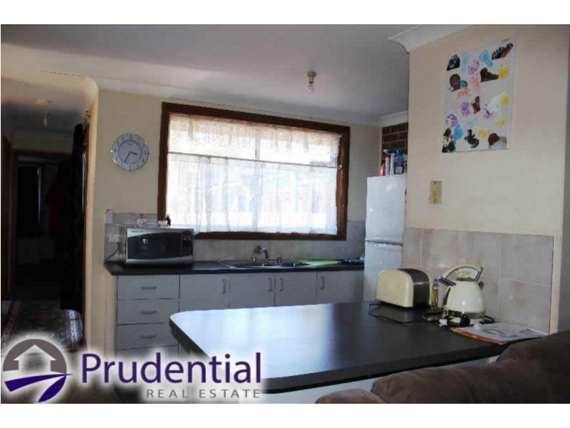 32a Bernardo Crescent, Rosemeadow NSW 2560