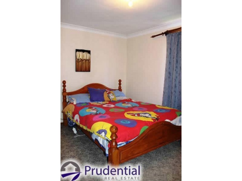 32a Bernardo Crescent, Rosemeadow NSW 2560