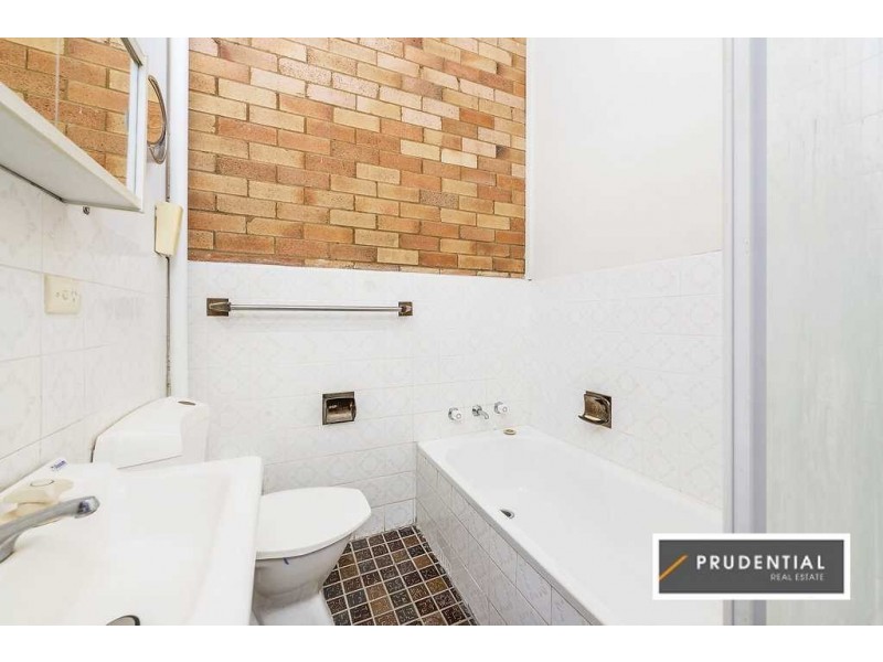 6/49 Sturt Street, Campbelltown NSW 2560