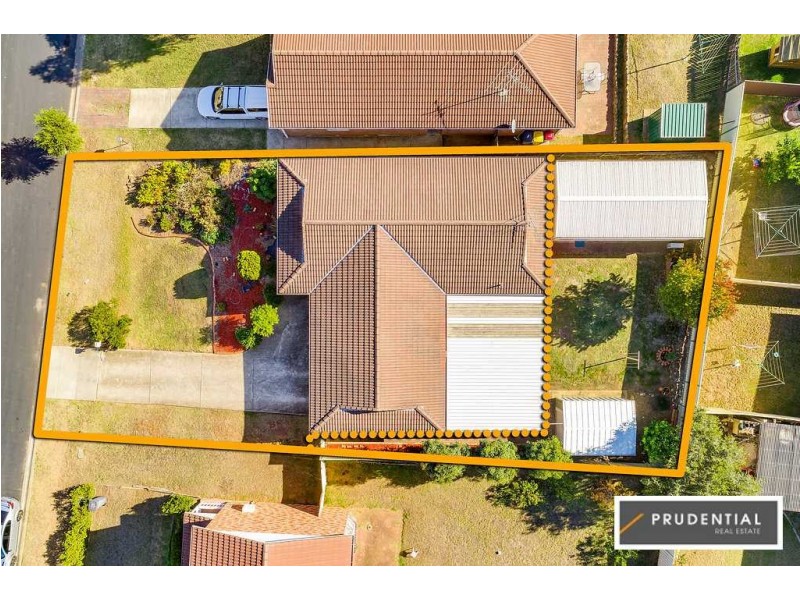 8 Valentine Place, Rosemeadow NSW 2560