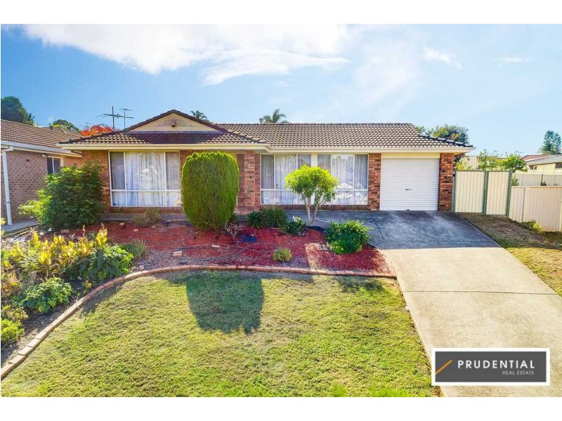 8 Valentine Place, Rosemeadow NSW 2560