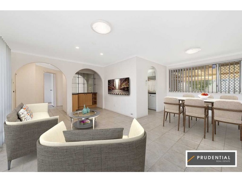 8 Valentine Place, Rosemeadow NSW 2560