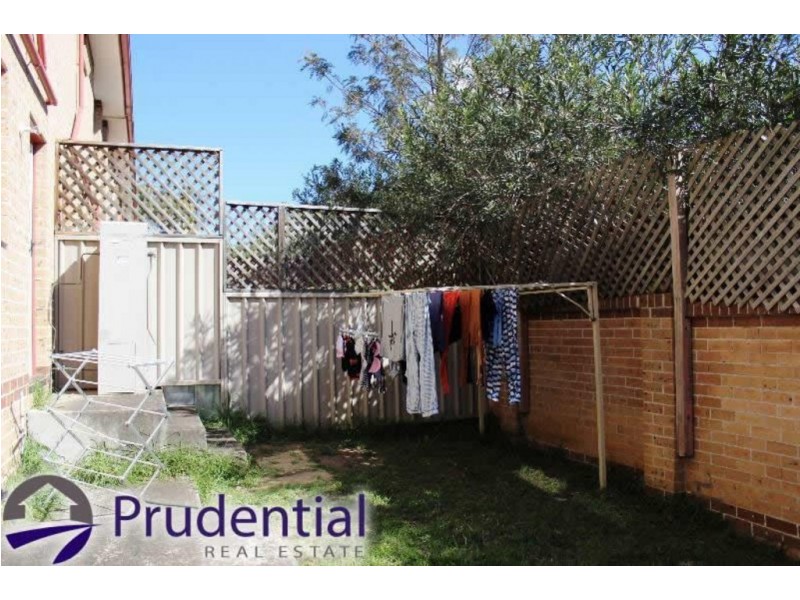 12/4 Westmoreland Rd, Minto NSW 2566