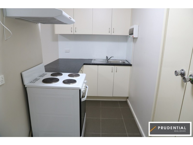 4/60 Lithgow St, Campbelltown NSW 2560