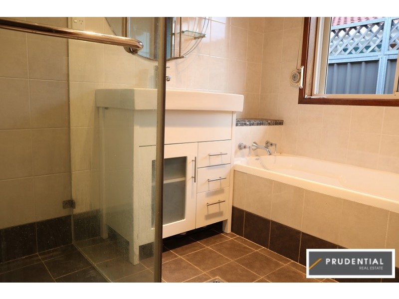 9 Lodestone Pl, Eagle Vale NSW 2558