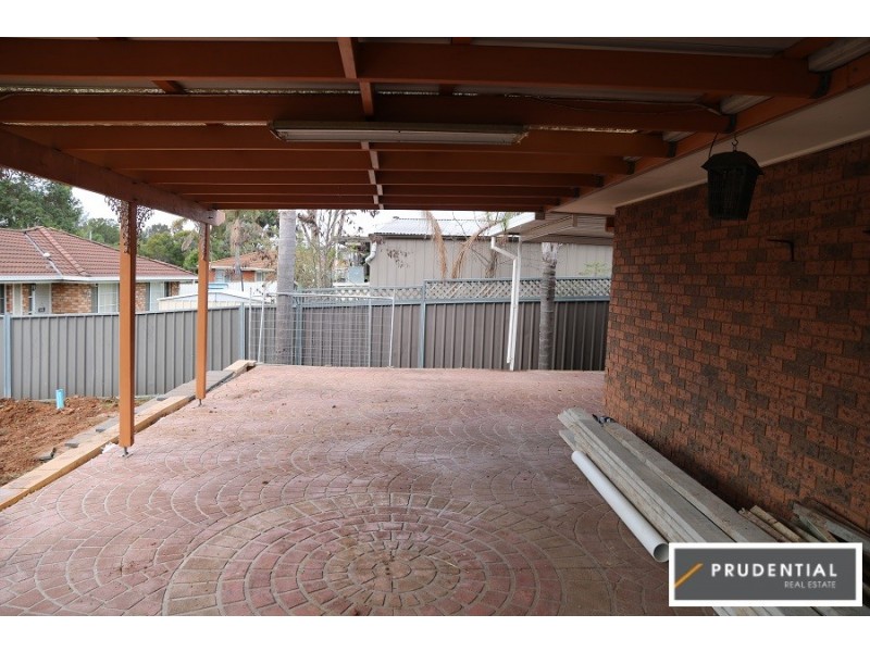 9 Lodestone Pl, Eagle Vale NSW 2558