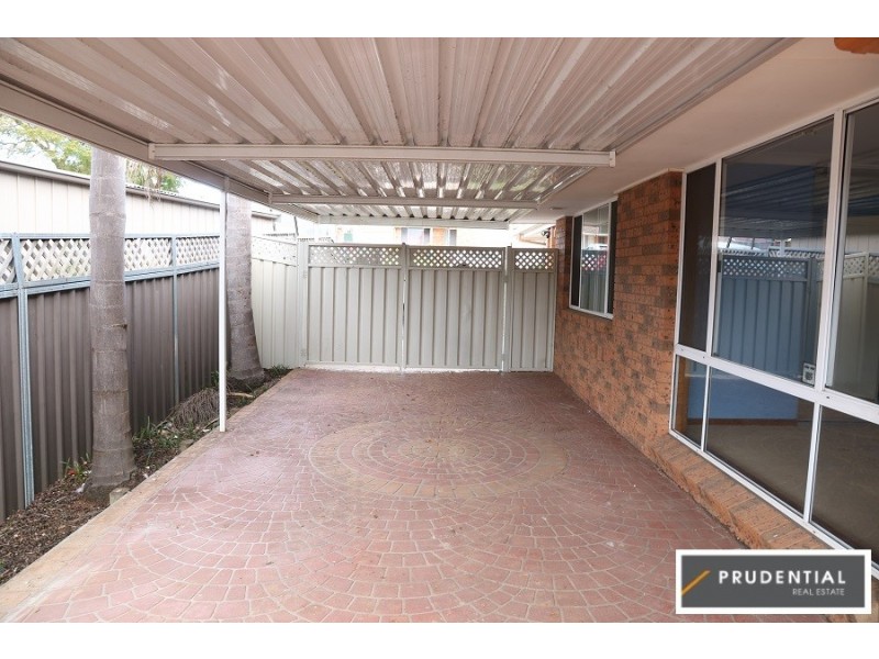 9 Lodestone Pl, Eagle Vale NSW 2558