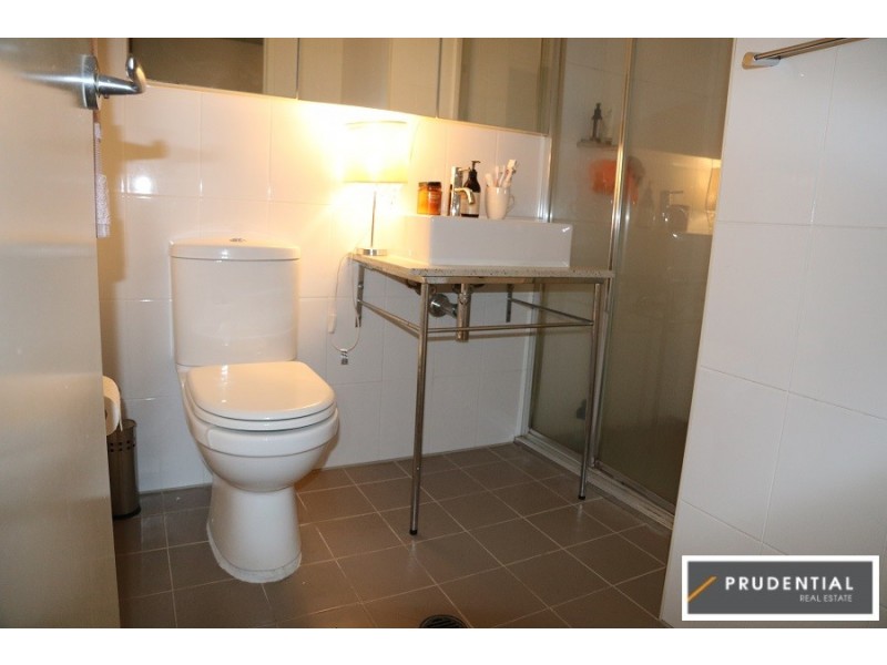 1F/541 Pembroke Rd, Leumeah NSW 2560