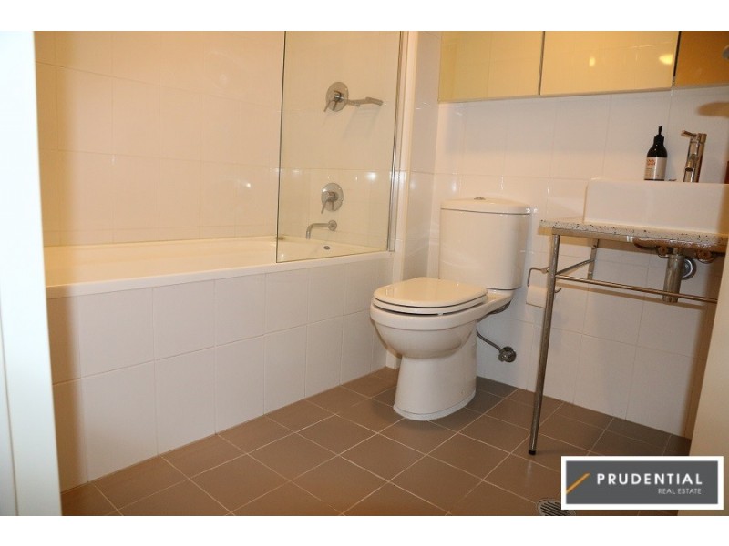 1F/541 Pembroke Rd, Leumeah NSW 2560