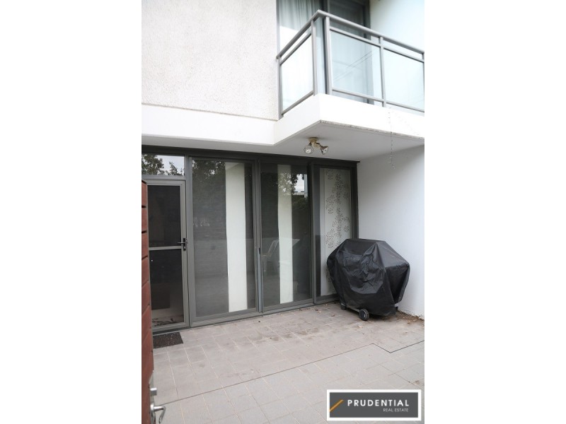1F/541 Pembroke Rd, Leumeah NSW 2560