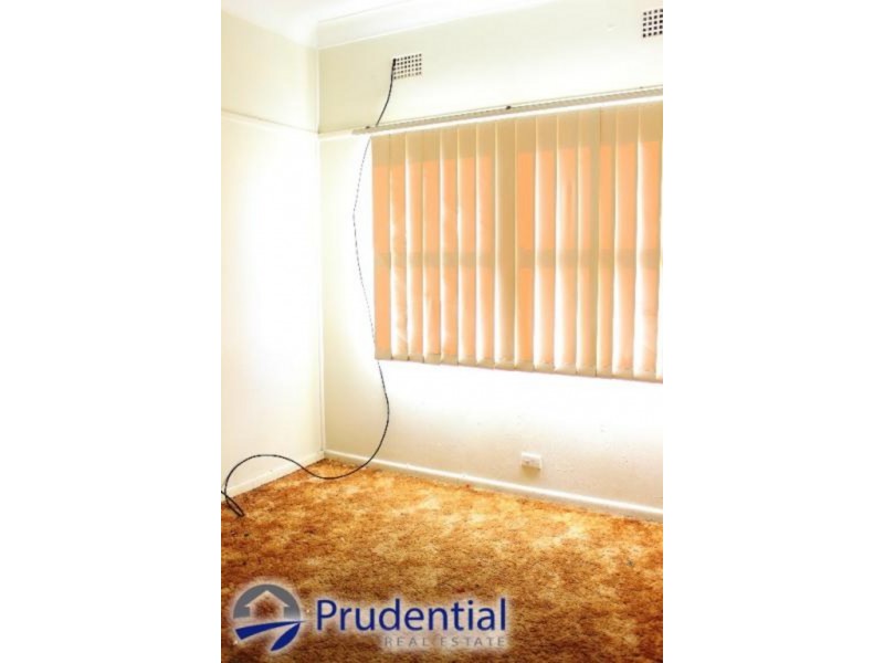 18 Donaldson St, Campbelltown NSW 2560