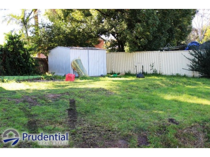 18 Donaldson St, Campbelltown NSW 2560