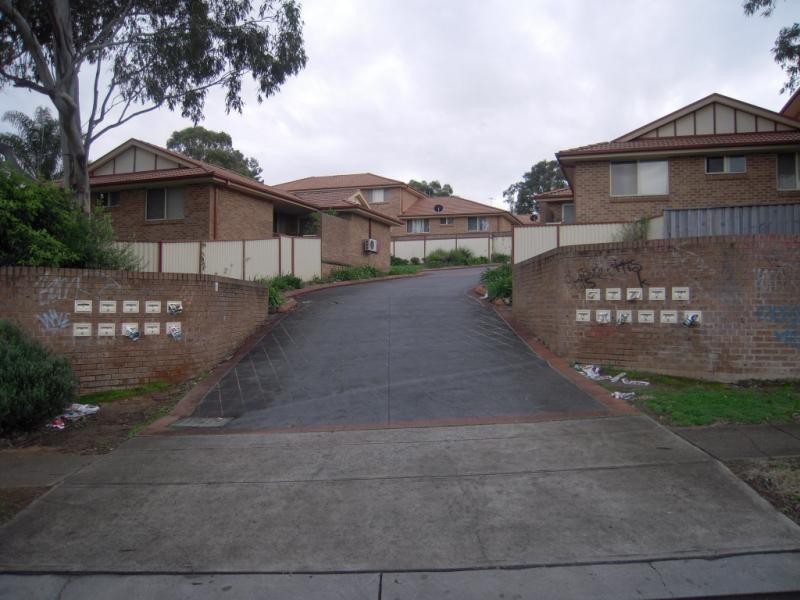 13/100 Fawcett Street, Glenfield NSW 2167