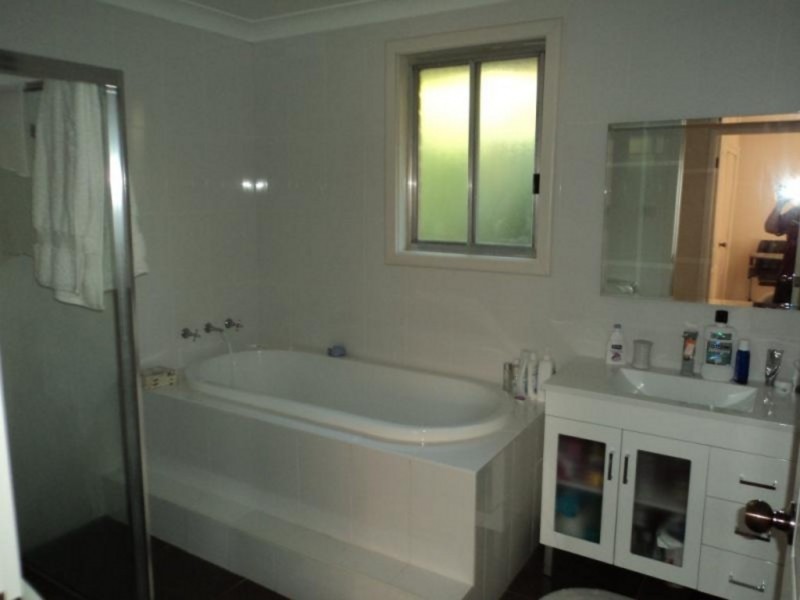 3 Bronte Place, Woodbine NSW 2560