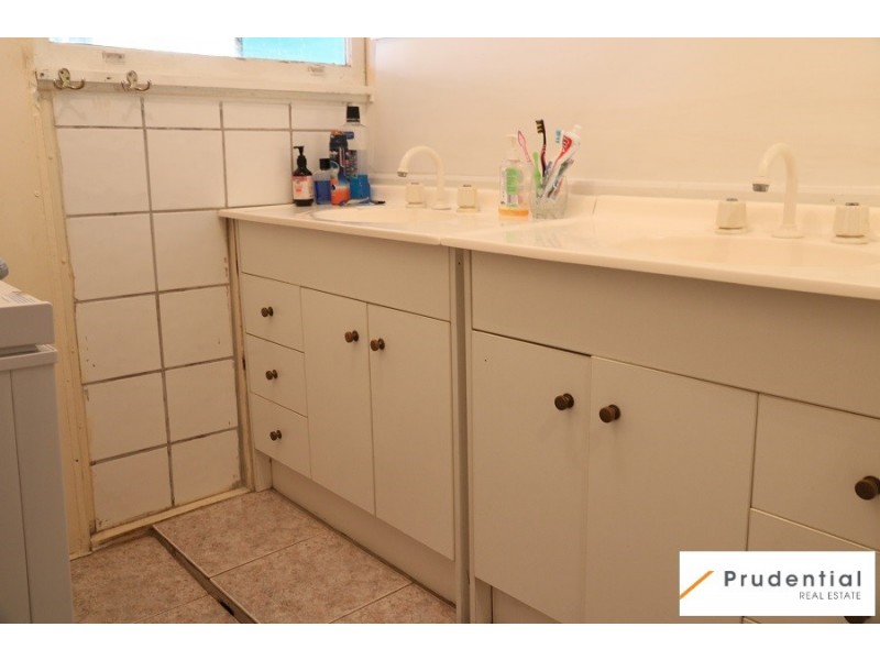 1 St Johns Road, Campbelltown NSW 2560
