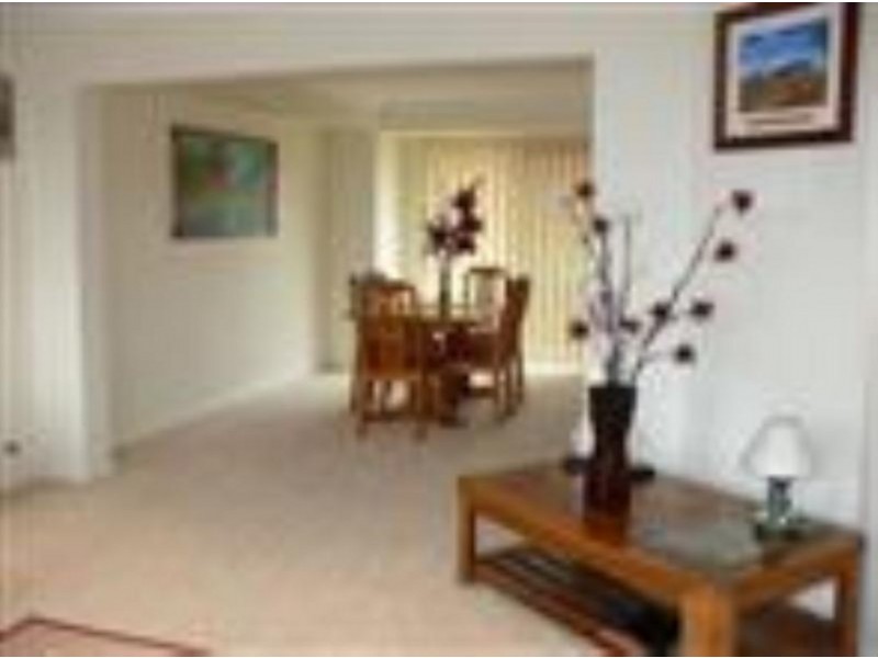 9 Rebellion Place, Macquarie Links NSW 2565