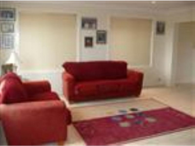 9 Rebellion Place, Macquarie Links NSW 2565