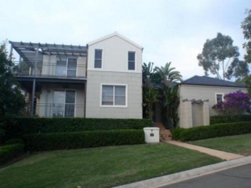 1 Scaranish Way, Macquarie Links NSW 2565