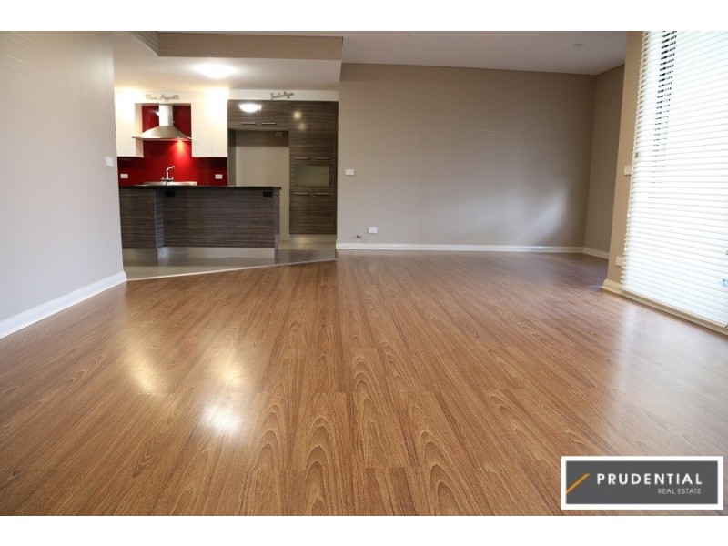 2/40 Parkside Crescent, Campbelltown NSW 2560