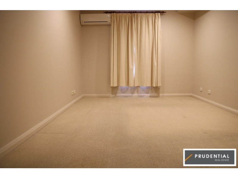 2/40 Parkside Crescent, Campbelltown NSW 2560