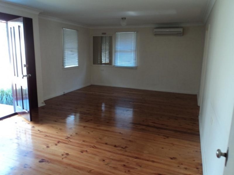 34 Carrington Circuit, Leumeah NSW 2560