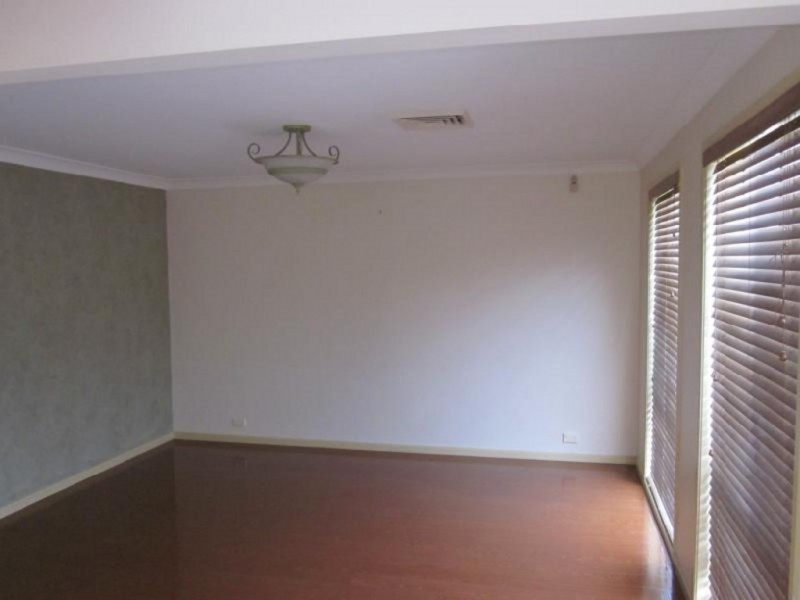 24 The Kraal Drive, Blair Athol NSW 2560