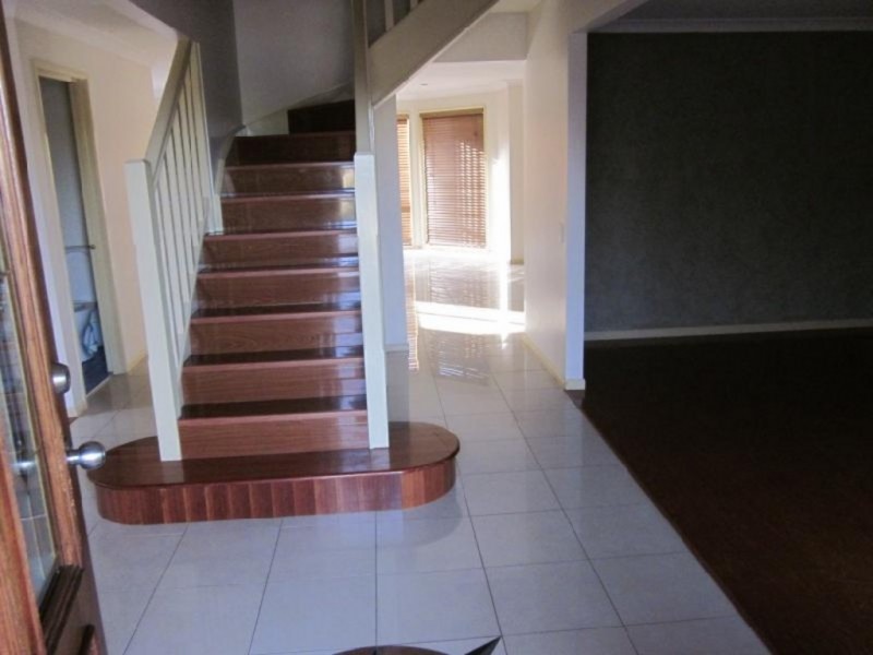 24 The Kraal Drive, Blair Athol NSW 2560