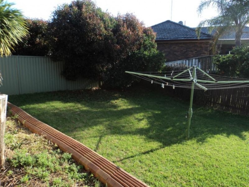 32 Parkhill Avenue, Leumeah NSW 2560