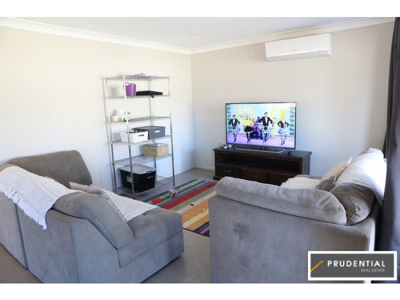 18 Kingsbury St, Airds NSW 2560