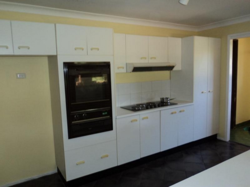 32 Serpentine Place, Eagle Vale NSW 2558