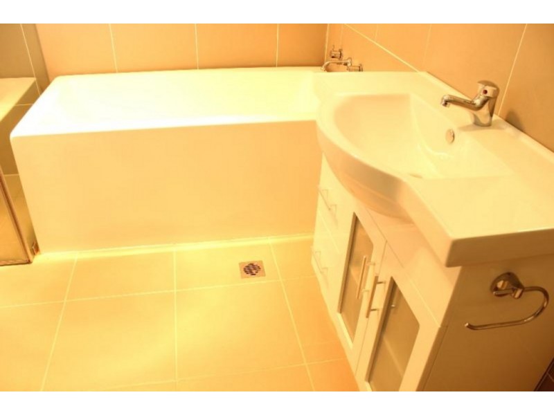 36 Bimbadeen Avenue, Bradbury NSW 2560