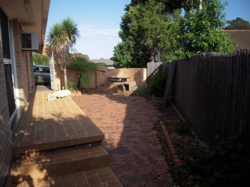 3 Thames Place, Kearns NSW 2558