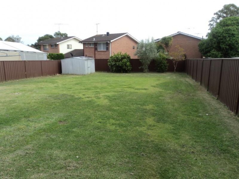 9 Tallawarra Road, Leumeah NSW 2560