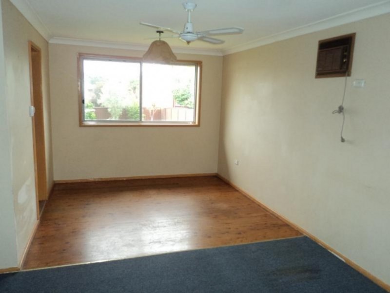 9 Tallawarra Road, Leumeah NSW 2560