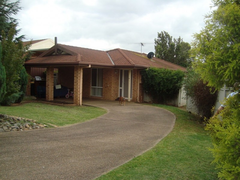 14 Chalcedony Street, Eagle Vale NSW 2558