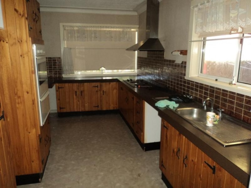 3 Kendall Street, Campbelltown NSW 2560