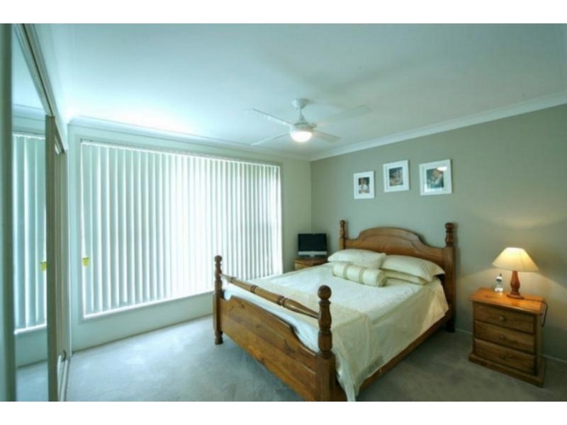 12 Sapphire Place, Eagle Vale NSW 2558