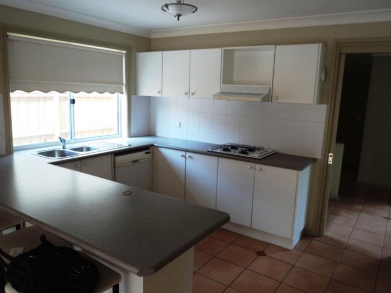 21 Nettletree Place, Casula NSW 2170