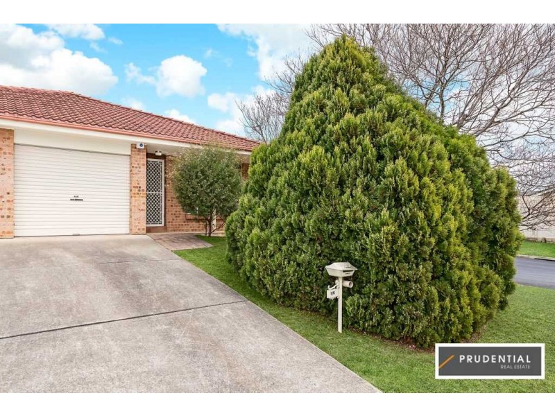 1/6 Larapinta Crescent, St Helens Park NSW 2560